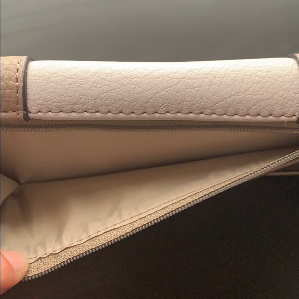 Guess Wallet - Picture 4 of 4